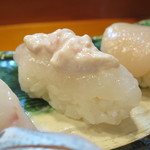 喜久寿司 - カワハギ肝乗せアップ