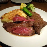 サンジャン・ピエドポー - 和田精肉店和牛のステーキ、じゃが芋グラタン添え