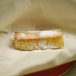 緒方 - くわいと黒糖のカステラ