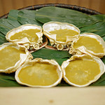 緒方 - 田舎味噌を入れた間人蟹の甲羅焼き