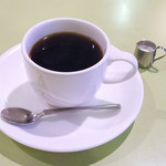 COMM - モーニングは、コーヒー330円でゆで卵と小倉トーストがついてきます。