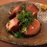 自家製粉石臼挽きうどん 青空blue - 豚バラ肉と半熟玉子の黒糖煮