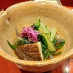 草喰 なかひがし - 天然原木椎茸の蒸し焼き しゃくし菜 水菜 もってのほか(食用菊)のおひたし