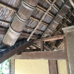 はなとね - 〜内観①：茅葺きの内部分〜