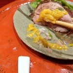 草喰 なかひがし - フランス産鴨の炭火焼 摘果蜜柑のソース・マコモ茸・ワサビ菜・下仁田葱など