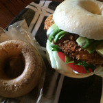 はなとね - 車麩のベーグルサンド＝¥500 [税込]
                                ベーグル②：黒糖きな粉＝¥150 [税込]