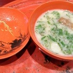栃餅と日野菜入りの白味噌椀