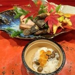 草喰 なかひがし - トンブリと柿をきな粉酢で・ムカゴ飯イクラのせ・黒豆の乾煎り・栗の素揚げ・銀杏の蒸し焼き・鯖の燻製・戻り鰹の藁燻焼きなど