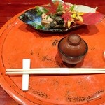 草喰 なかひがし - トンブリと柿をきな粉酢で・ムカゴ飯イクラのせ・黒豆の乾煎り・栗の素揚げ・銀杏の蒸し焼き・鯖の燻製・戻り鰹の藁燻焼きなど