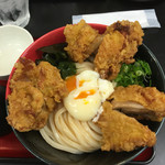 極楽うどん TKU - さらに温玉がトロッととろけて、なんとも言えない甘みがまとわりつくーっ！！(o^^o)