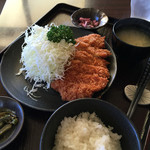 阿佐佳 - ランチロースカツです。