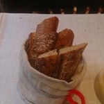 ルグドゥノム ブション リヨネ - パン