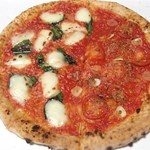 ピッツェリア オイシーノ - 料理写真:マルゲリータ＆マリナーラ(h&hで1100円)