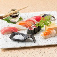おまかせ握り盛り合わせ 七貫