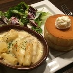 星乃珈琲店 - グラタンとパンケーキのプレート1000円