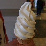 カフェ・ル・ポール - 2015.11スーパーバニラソフトクリーム（280円）