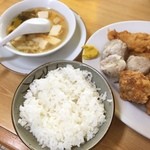 二十番 - 盛り合せ定食のご飯とスープ