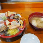 幸寿司 - ビックリ丼　1/4