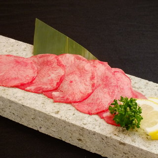 牛たん三昧4500円コース 1500円で飲み放題付きに 牛たん 焼肉が堪能できるコース 牛たんの焼きしゃぶ 上たんの盛り合わせ 極上たん焼きなど12品 牛たん よし田 旧店名 牛たん うしすけ 蒲田 焼肉 食べログ 牛たん三昧4500円コース 1500円で飲み放題付きに 牛たん 焼肉が堪能できるコース 牛たんの焼きしゃぶ 上たんの盛り合わせ 極上たん焼きなど12品 牛たん よし田 旧店名 牛たん うしすけ 蒲田 焼肉 食べログ