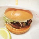 Mosu Baga - 中津からあげバーガー・レモン添え。380円