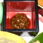 熊本城本丸御殿 - 「御肴」の「とふこ味噌」、けしの実、生姜、木耳の入ったなめ味噌