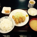 大越 - カキフライ定食 ¥600
                                2015/11訪問★彡