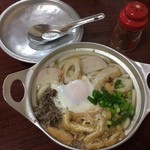 鍋焼うどん アサヒ - 玉子入りで鍋焼きうどん。