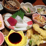 和ランチプレート(1,134円)を頂きました。