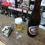 Asami Honten - キリンラガー中瓶３２０円とクラッカー５０円