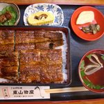 炭火焼うなぎ 東山物産 - うなぎ丼・極上（2000円）