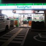 ファミリーマート - 外観写真:店舗正面