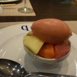 キャトルラパン - ■デザートはフレッシュフルーツとソルベ