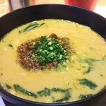 Jin Hoa Ebisuten - 担々麺、香草の味強め