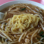 中華料理 峰 - もやしラーメンの麺
