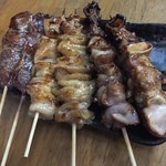 もつ焼き酒場　豚坊 - ハラミ・しろ・なんこつ