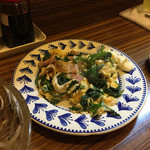 Izakaya Kitasenryou - ポパイです。ほうれん草と卵とベーコンを炒めてあります。