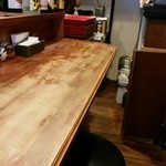 タグル - 店内カウンター。