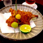 御料理 辰むら - 【2015年11月再訪時】揚物：ふぐと海老芋の唐揚げ。東京だとなかなか口にしないエビイモ。この季節に関西を訪れるとやっぱり頂きたいホックリ感。唐揚げにすると蒸された用な感じになってよりホックリと。