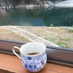 屋形船 仁淀川 - 料理写真:仁淀川の清流を眺めつつコーヒー♪