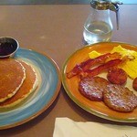 King's Restaurant - キングススペシャル＆エッグ($10.49)