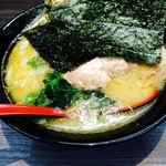 横浜家系ラーメン 戦国家 - チャーシュー麺