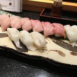 寿司の美登利 総本店 - 最初の一皿　大トロ、炙り大トロ、縁側