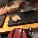 寿司の美登利 総本店 - オオアカエビ