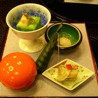 古仙 - 新緑寄せ（海老、わらび）胡麻の香り、姫皮の雲丹和え、ちまき、じゅんさいと小芋吸酢、他