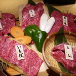 焼肉名匠 山牛 - 特選山牛桶盛り