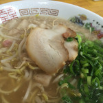 中華そば スエヒロ - 中華そば 麺カタのアップ〜(*^◯^*)