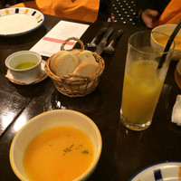マヌエル タスカ ド ターリョ 丸の内店 - パンが最高！
                ポルトガル産オリーブオイルは、
                ものすごく美味(*^_^*)