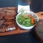 Bigarade - ステーキ丼プレート　火曜は肉増量！