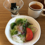 Kokosu - セットのサラダ、コーヒーゼリー、ランチスープ