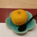 季節料理 成 - ゆずの中にカキ１